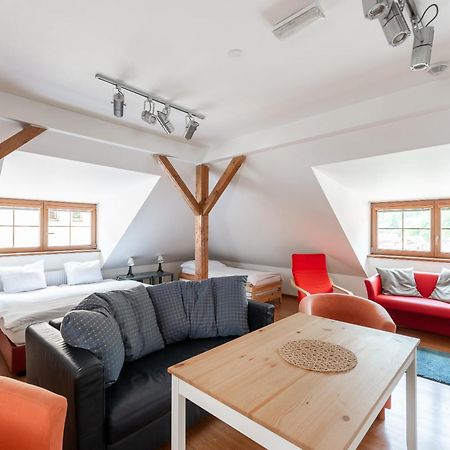 Apartman Muzeum Obchodu 카를슈테인 외부 사진