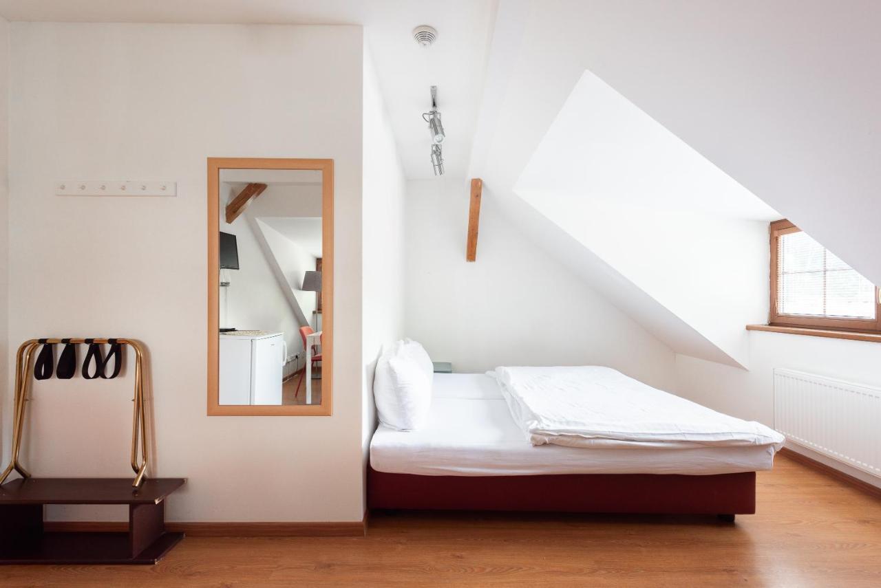 Apartman Muzeum Obchodu 카를슈테인 외부 사진