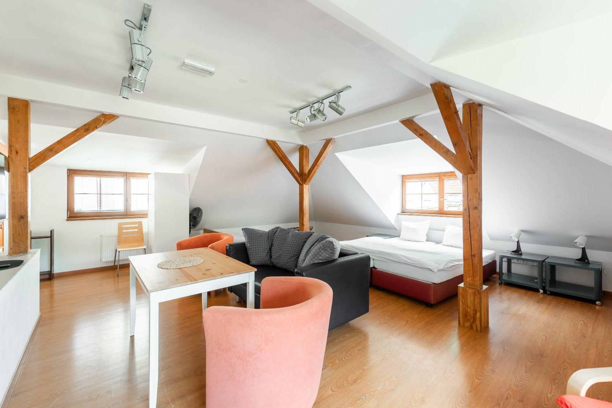 Apartman Muzeum Obchodu 카를슈테인 외부 사진