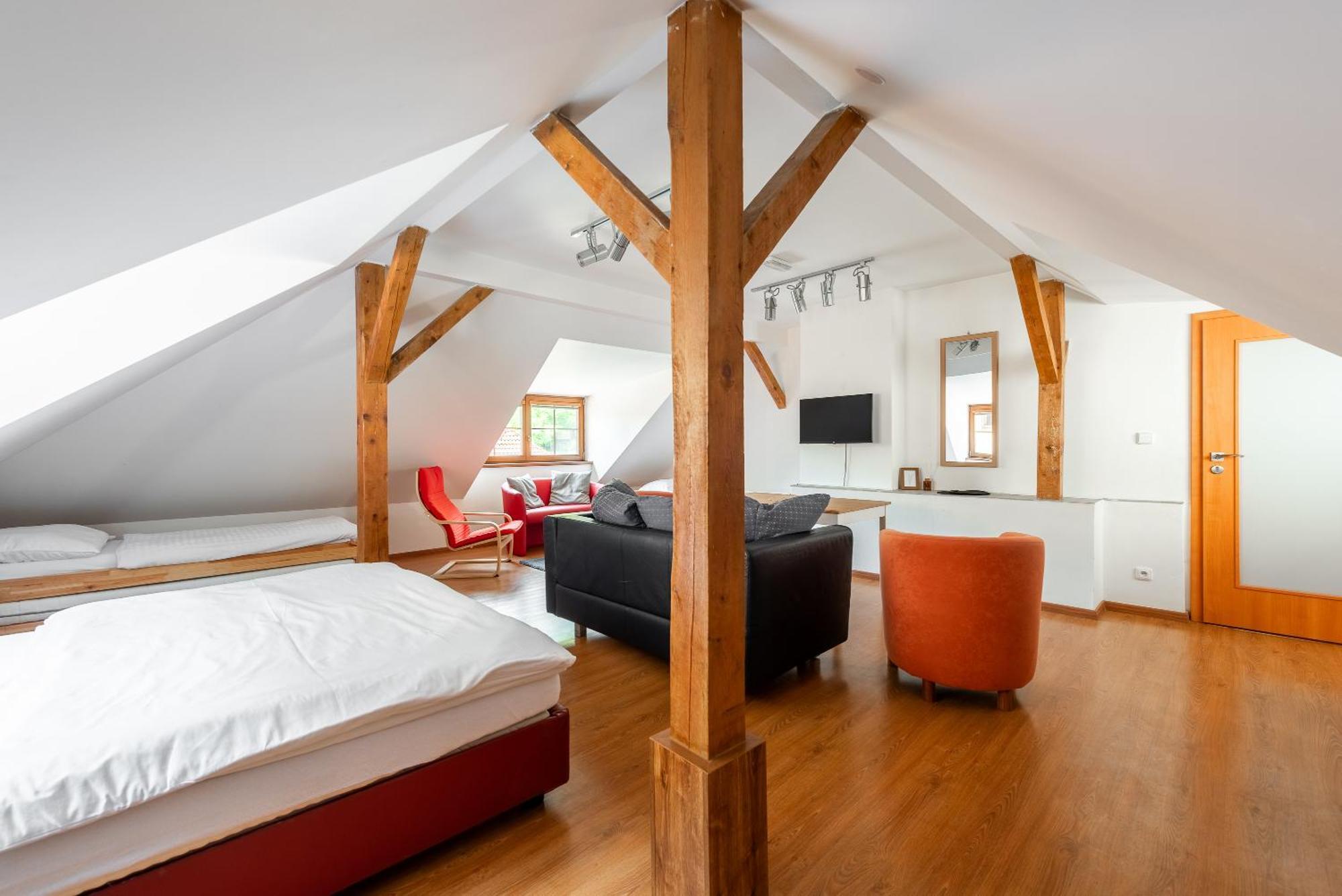 Apartman Muzeum Obchodu 카를슈테인 외부 사진