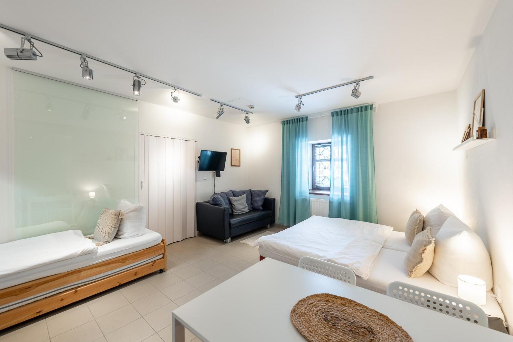 Apartman Muzeum Obchodu 카를슈테인 외부 사진