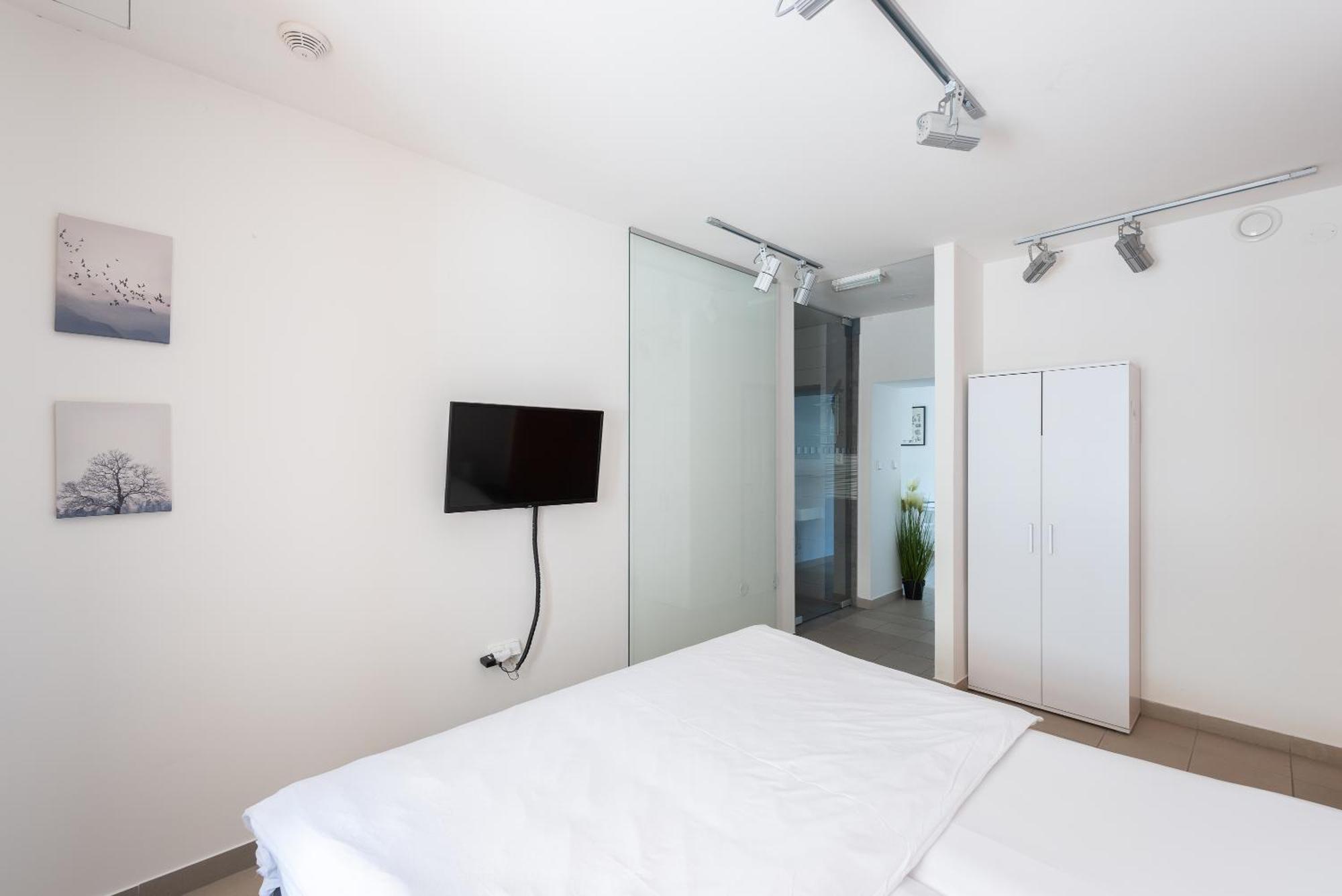 Apartman Muzeum Obchodu 카를슈테인 외부 사진