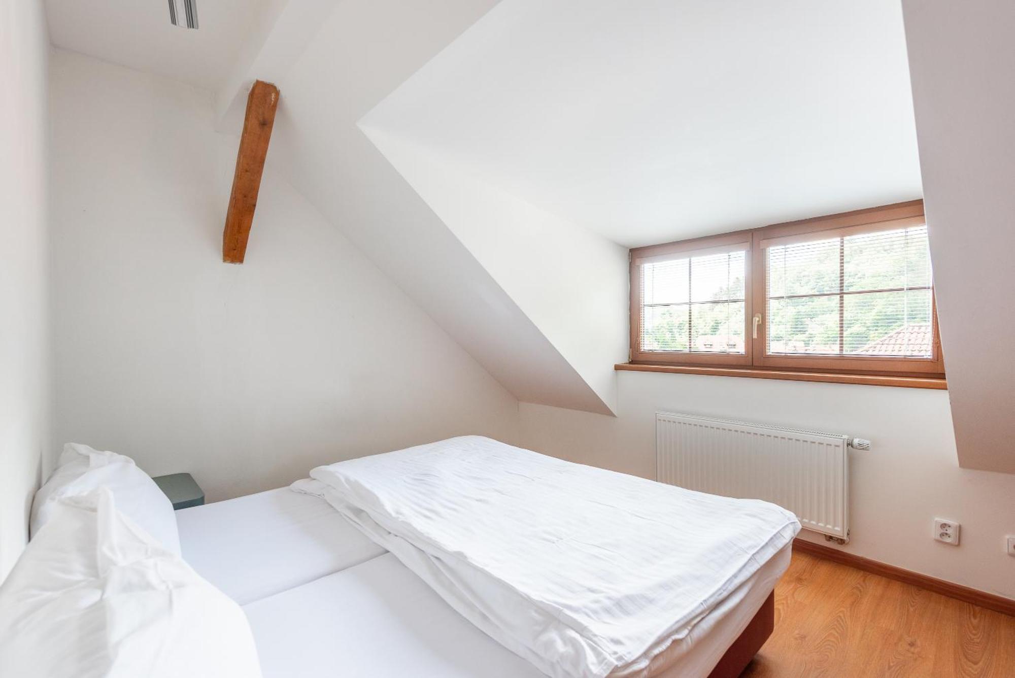 Apartman Muzeum Obchodu 카를슈테인 외부 사진