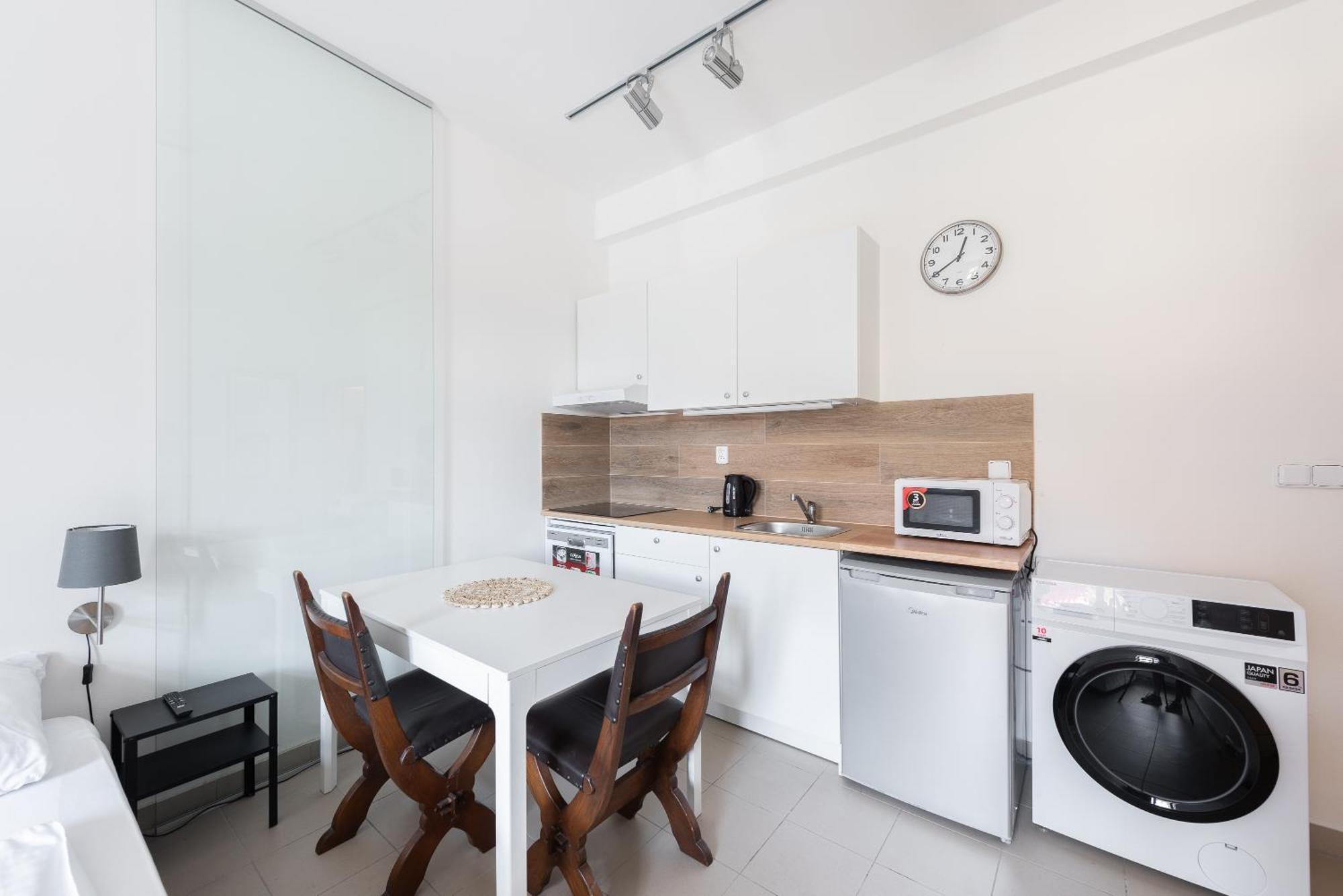 Apartman Muzeum Obchodu 카를슈테인 외부 사진