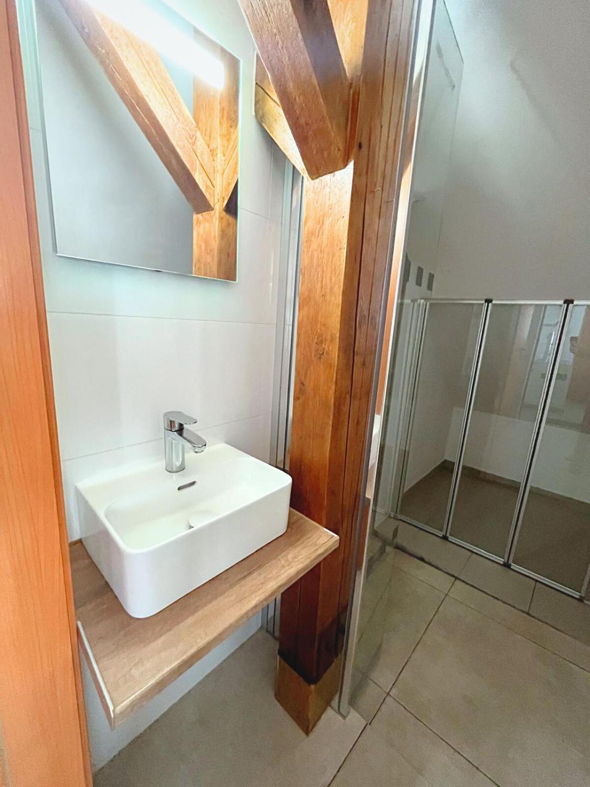 Apartman Muzeum Obchodu 카를슈테인 외부 사진