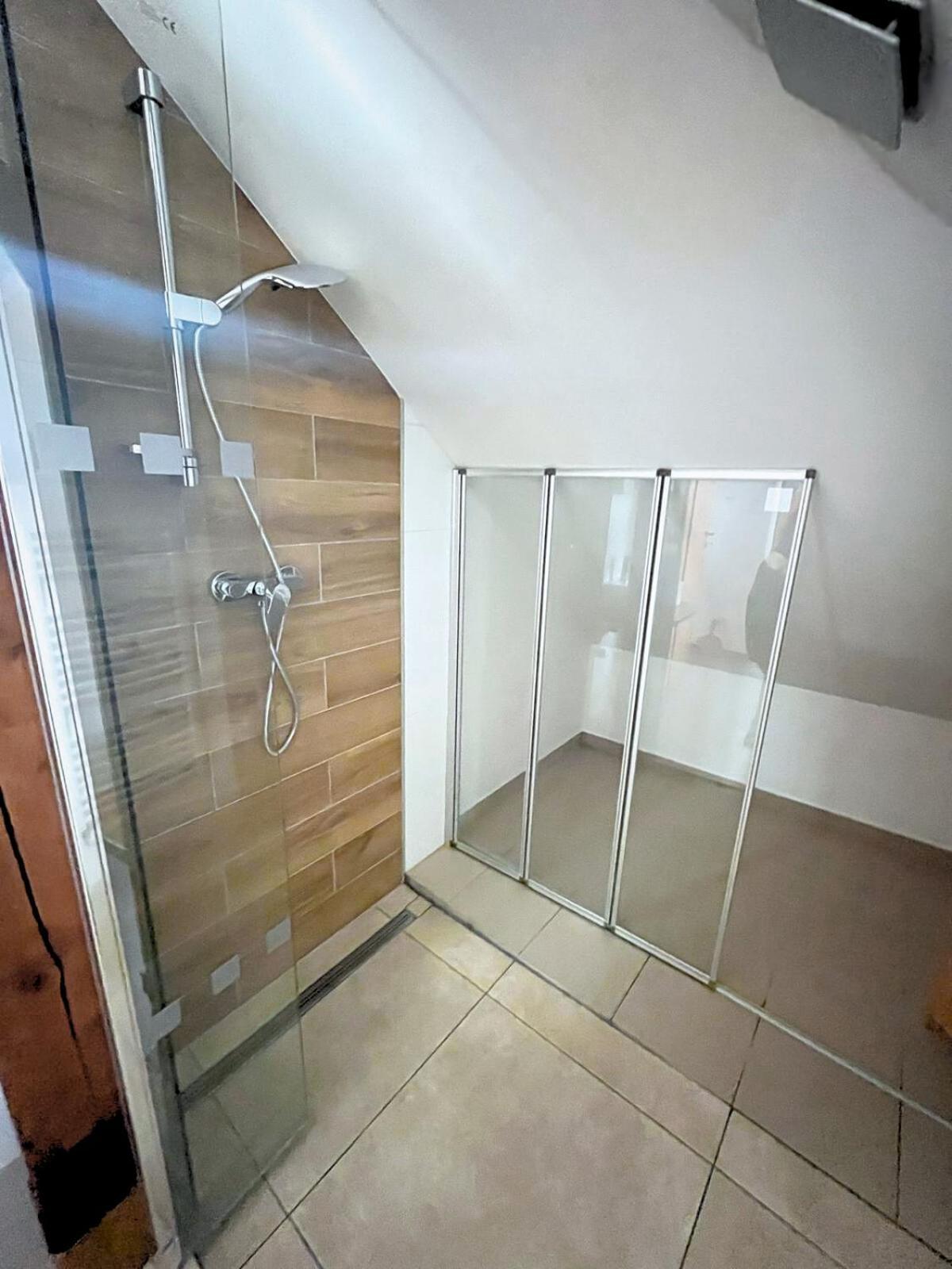 Apartman Muzeum Obchodu 카를슈테인 외부 사진